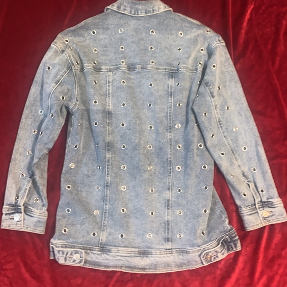 Avec Les Filles Medium Wash Denim Jacket with Metal Grommets Size Large - Picture 6 of 8